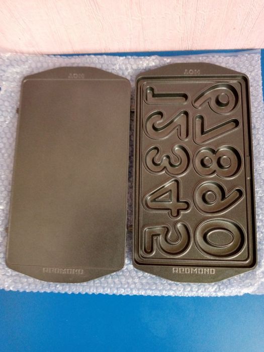 Съёмная панель для мультипекаря Redmond RAMB-28. Новая.