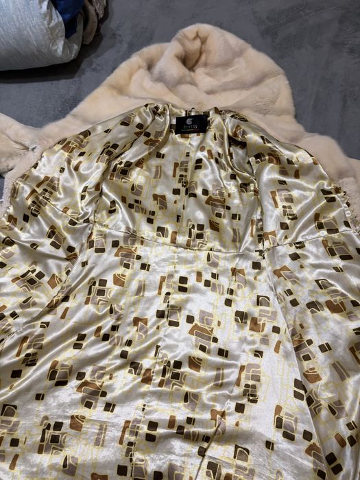 Шуба бобер з норковим капюшоном