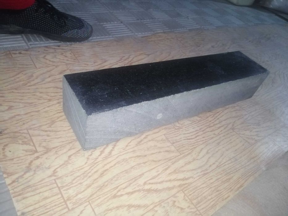 Передняя часть гранитного цветника