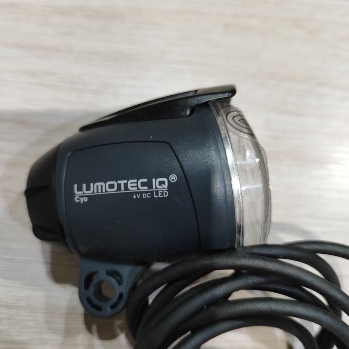 Lampa rowerowa LUMOTEC IQ