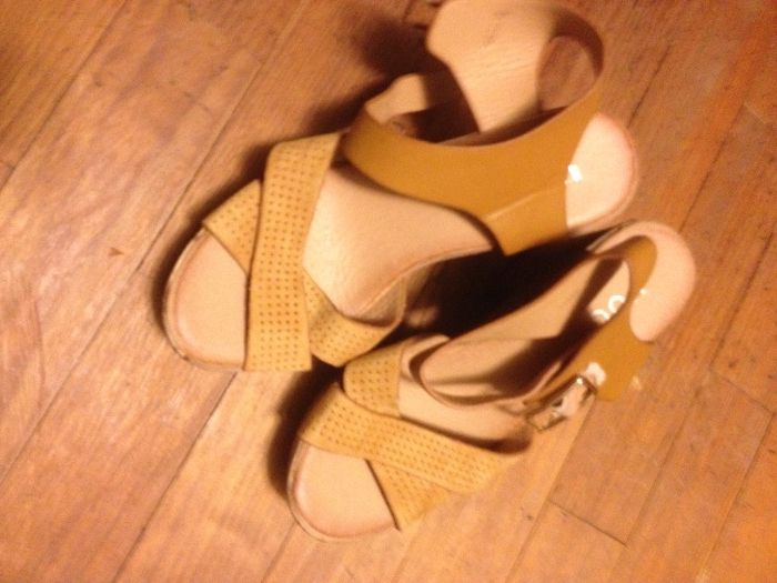 Várias botas de senhora