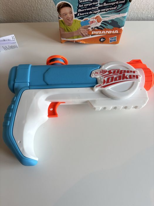 Pistola de água SuperSoaker Piranha Nerf