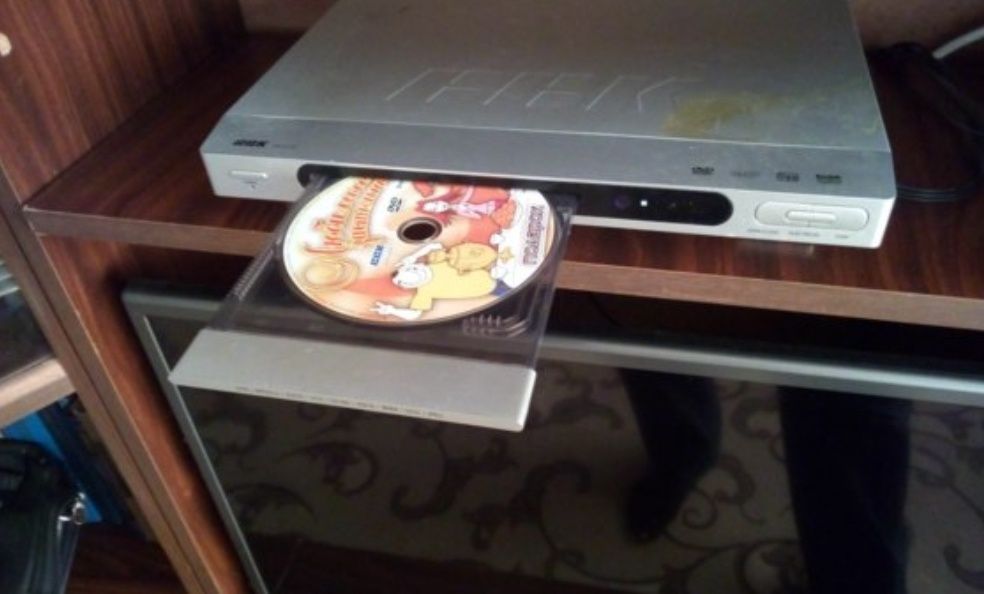 DVD плеер Bbkс пультом управления Дивиди проигрыватель дисков ББК