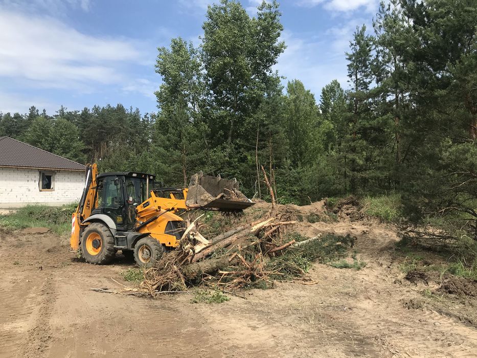 Розчищення ділянок, Вирівнювання землі.