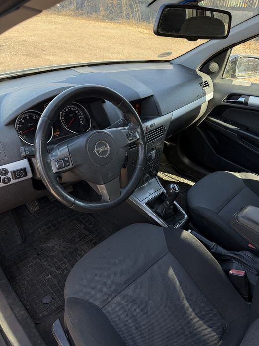 Продам Opel Astra H