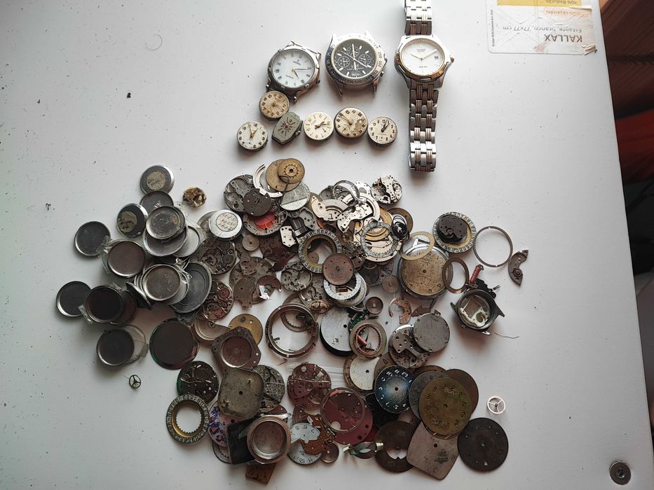 Lote de relógios para peças ou reparação