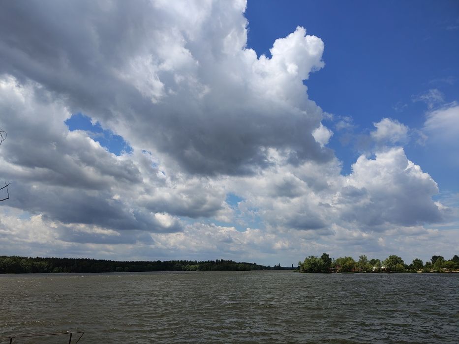 Продам ділянку біля с.Трушки, підключено 380 В, неподалік річка Роставиця, ліс!!!