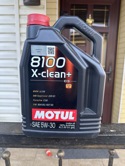 Моторна олива (нова) Motul 8100 X-clean+ 5W-30, 5 л