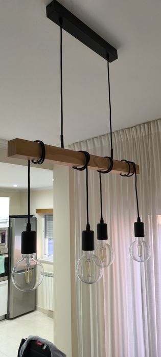 Candeeiro 4 lâmpadas