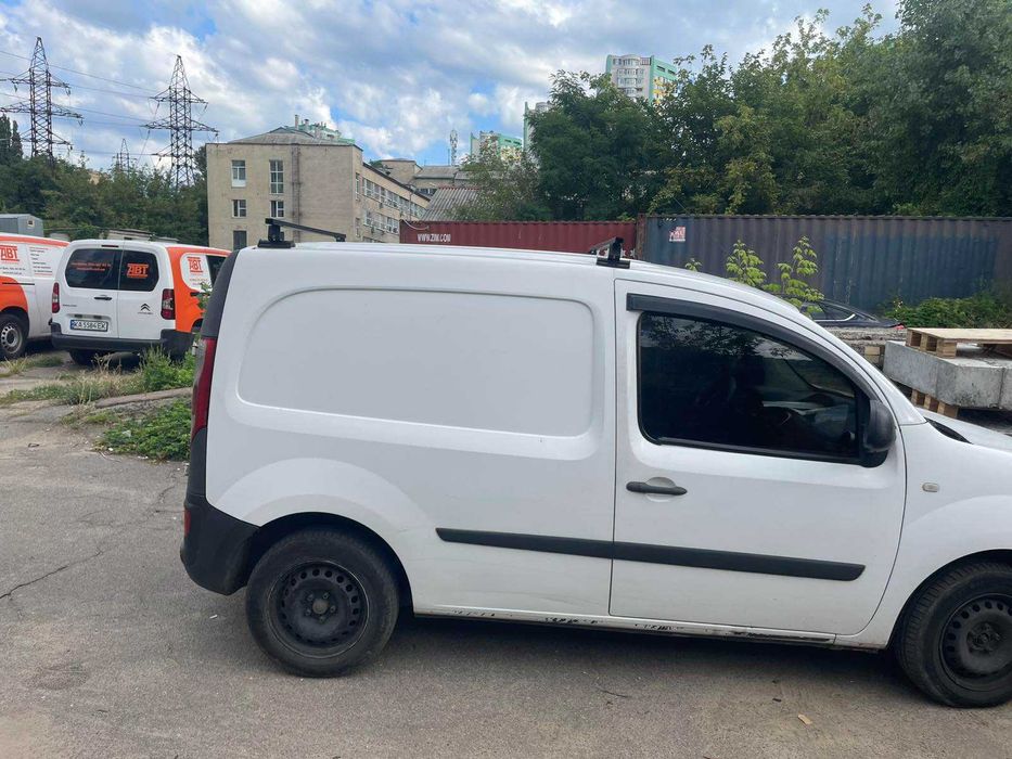 Стальные перекладины M3 в  штатное место Renault Kangoo