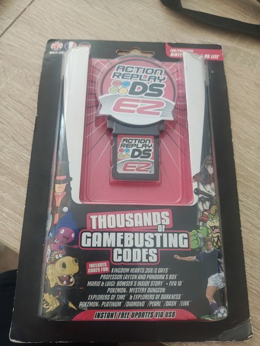 Datel Action Replay DS EZ do konsol Nintendo DS/DS Lite.