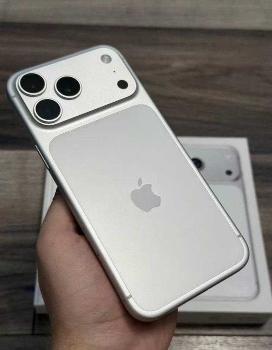 iPhone 17 Pro Max, 256 ГБ, eSIM