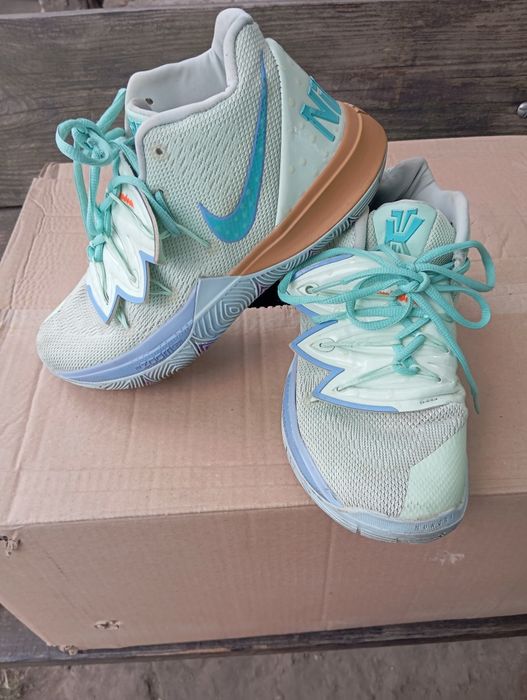 бірюзові кросівки Nike Kyrie 5 x SpongeBob SquarePants "Squidward"
