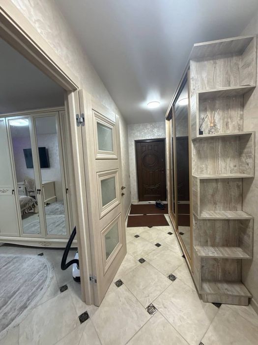 Продам 2-кімнатну квартиру в центрі