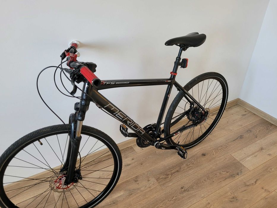 Wygodny rower trekkingowy Merida crossway 500 tfs