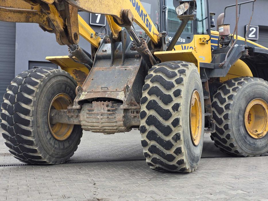 Фронтальний навантажувач Komatsu WA380-7