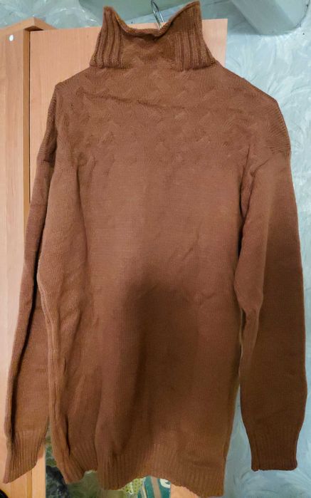 Жіночий светр коричневий осінь зима