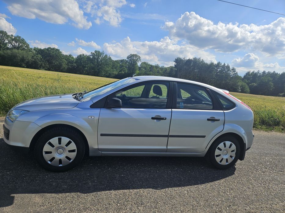 Ford Focus  1.4 benzyna