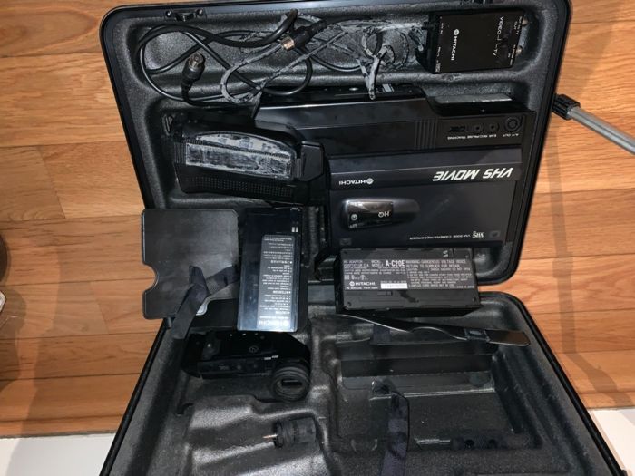 Camara de filmar Antiga - Hitachi + suporte