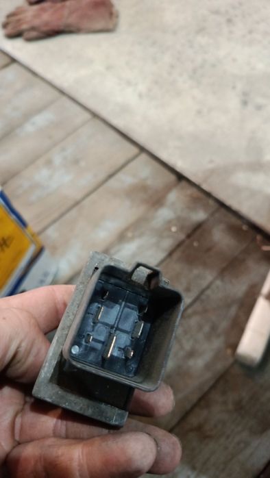 Продам робочі Реле свічок накалана на Рено 1.5 DCI і кенго кліо Меган