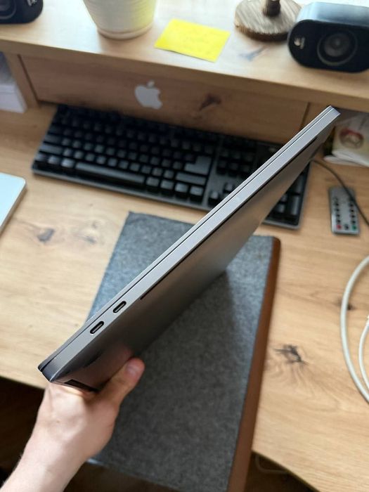 MacBook Pro 16" (2019)