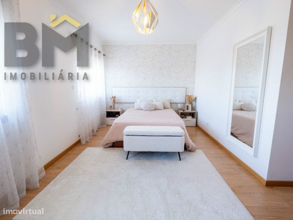 Apartamento T1 convertido em T2 com Tecnologia e Centralidade