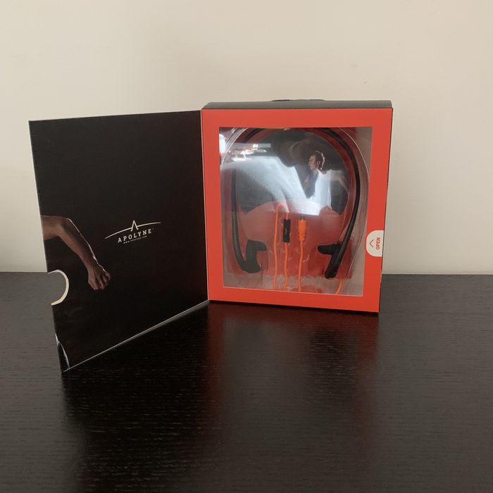 2S- Earphones (2x)