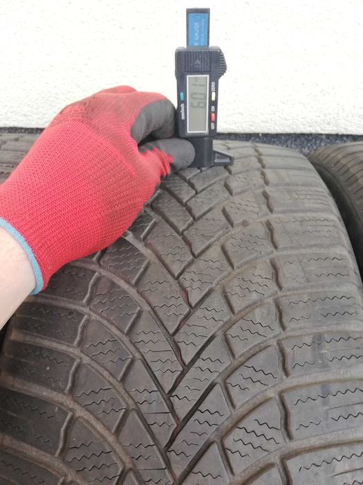 4 opony zimowe Bridgestone 225/50R18, bieżnik ok 6mm.