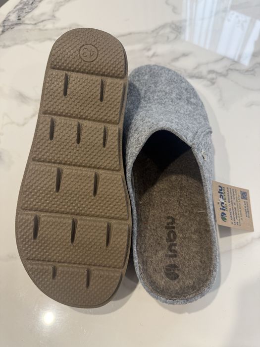 Домашні тапки фірми Інблу з войлока.