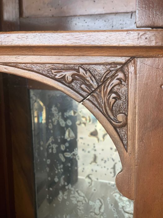 Louceiro / Cristaleira Art Deco vintage com sofá