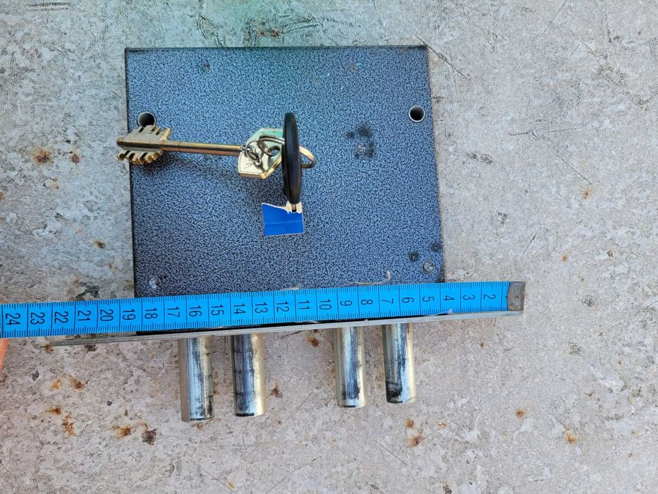 Замок врезной в двери Керберос