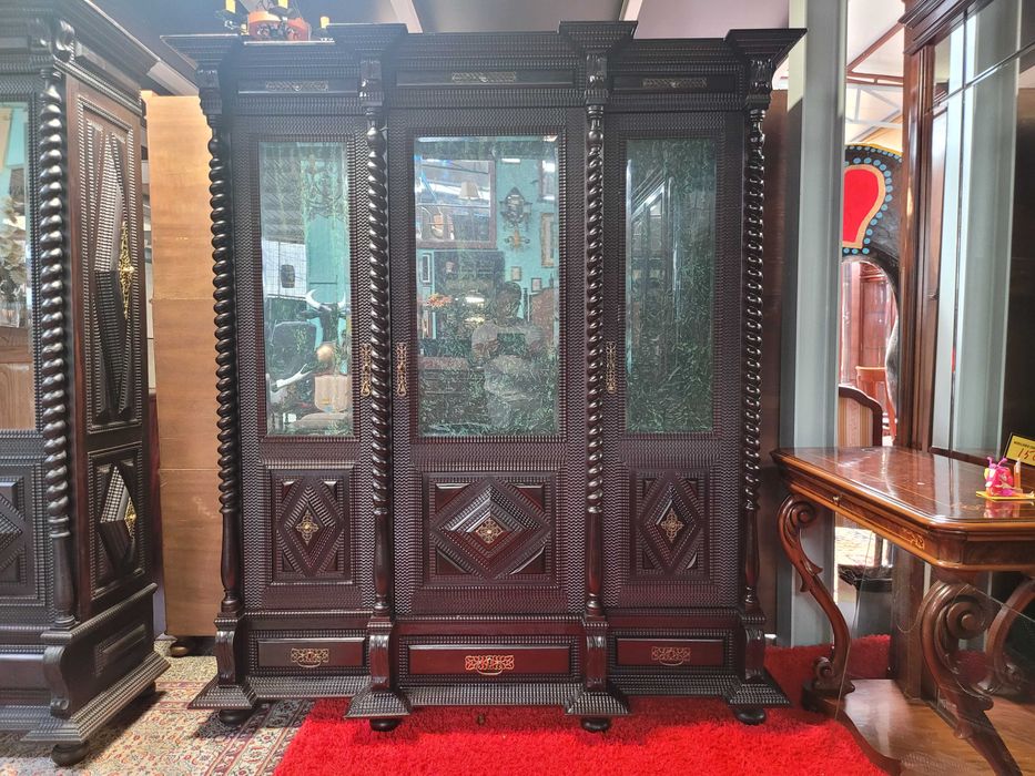 Fantástico livreiro antigo em madeira maciça - óptimo estado e quali