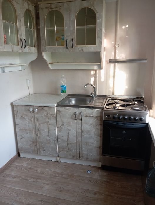 Продам 2 х кімнатну квартиру з гаражем