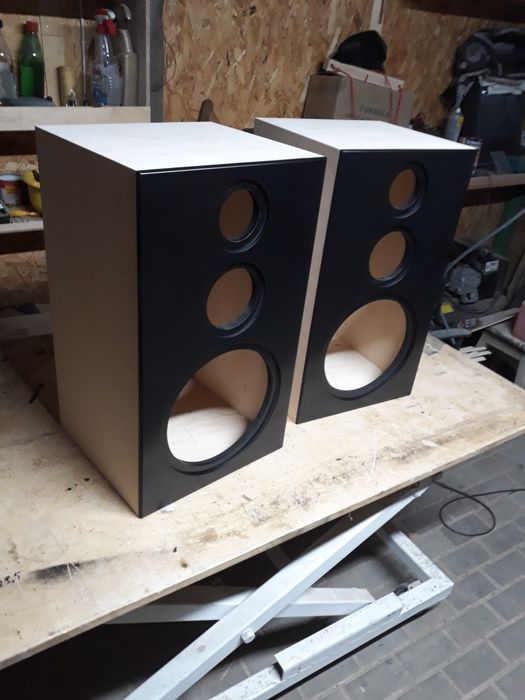 Obudowy kolumn audio