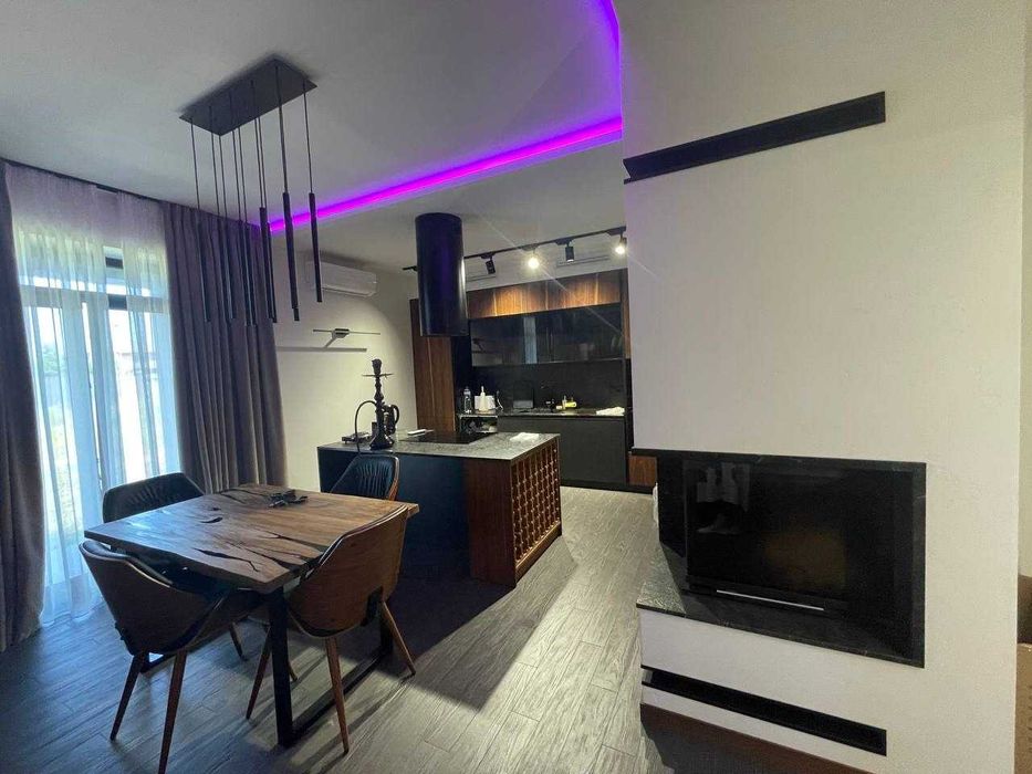 Будинок з дизайнерським ремонтом,Камін,120м2, район Куба,поруч з лісом