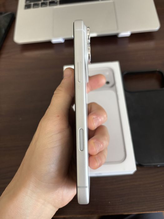 iPhone 17 pro max 256gb Silver e-sim