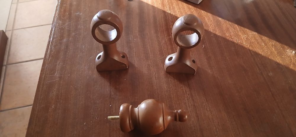 Argolas e encaixes para cortinados