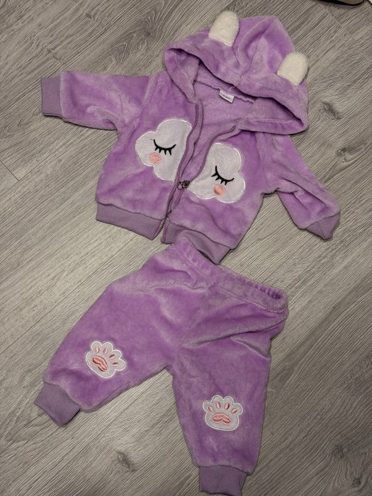 Неймовірний плюшевий теплий костюм для дівчинки 1-4 місяці.