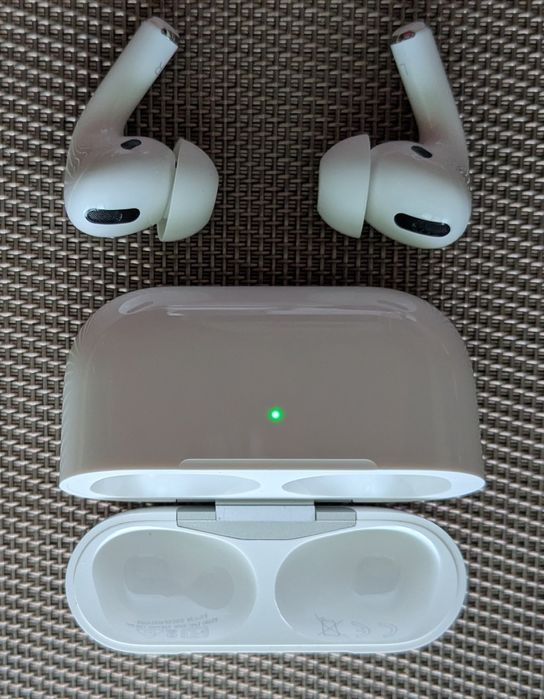 Apple AirPods  Pro 1 (оригінал)