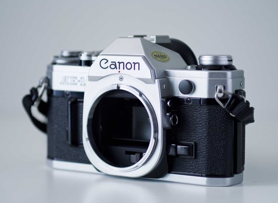 Aparat analogowy Canon AE1 - świetny stan!