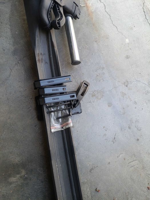 Suporte de bicicleta para fixar em barras de tejadilho com todos acessórios e  fechadura com chave
