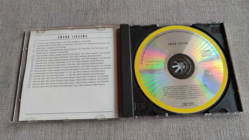 Frank Sinatra (CD com 16 dos seus maiores êxitos)