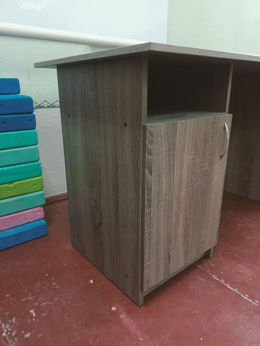 Продам письменный стол