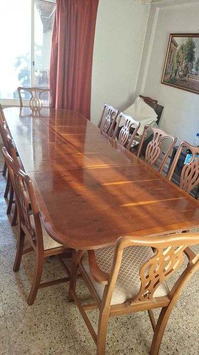 Mesa de Jantar Clássica Extensível (2,7m) + 10 Cadeiras + 2 Cadeirões Chippendale
