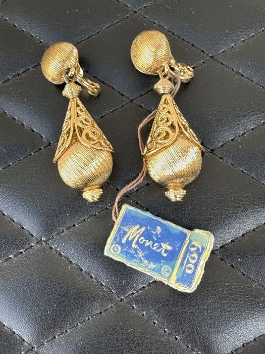 Кліпси від Monet,вінтаж,класика.