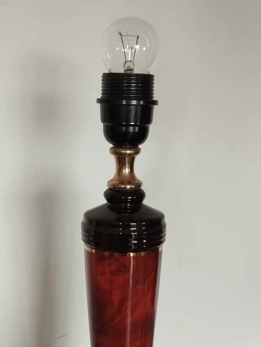 Candeeiro sem abajur