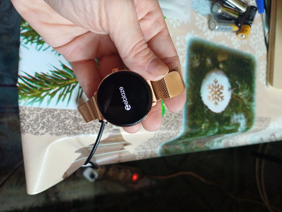 Sprzedam damski nowy smartwatch