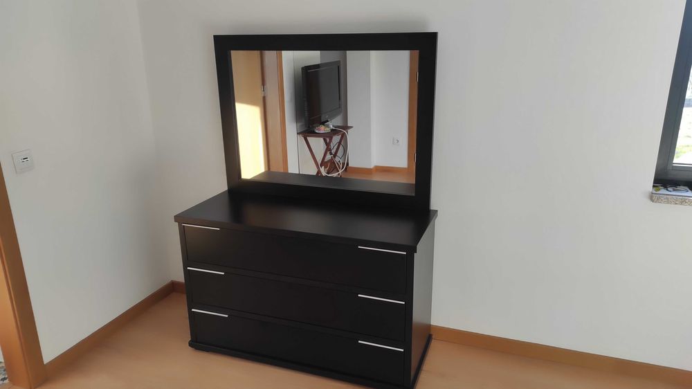 Quarto de casal em muito bom estado...