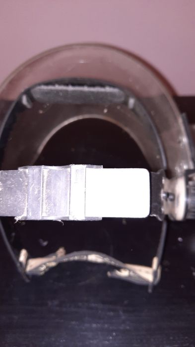 Osłona twarzy lekka i nie paruje regulacja kąta , super praktyczne do