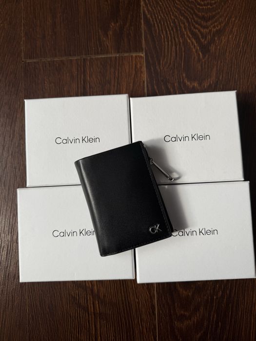 Шкіряний гаманець Calvin Klein